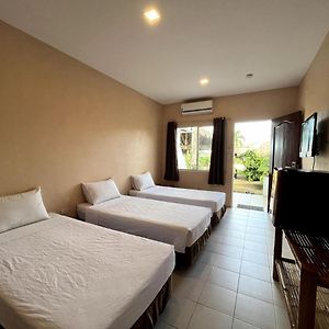 Deluxe Triple Room Sea View